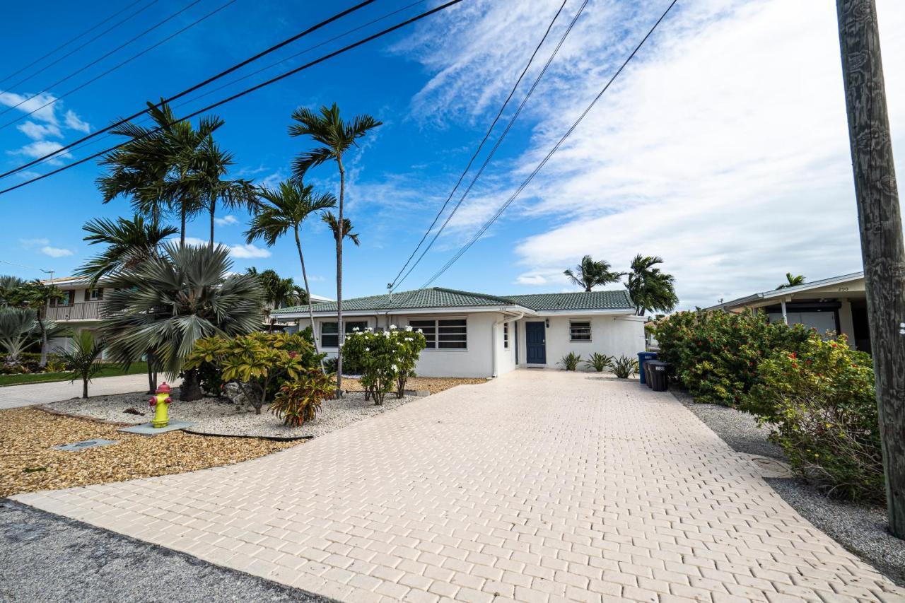 Newly Renovated 3Br2Ba Duplex With Private Dock Villa Key Colony Beach Bagian luar foto