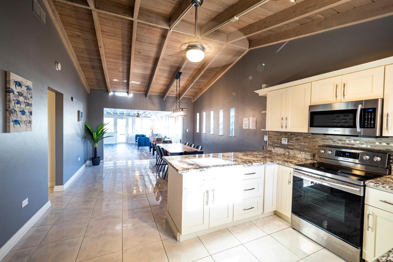 Newly Renovated 3Br2Ba Duplex With Private Dock Villa Key Colony Beach Bagian luar foto