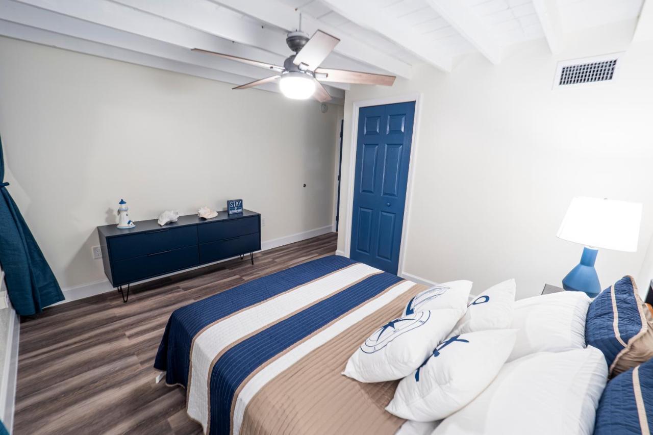 Newly Renovated 3Br2Ba Duplex With Private Dock Villa Key Colony Beach Bagian luar foto
