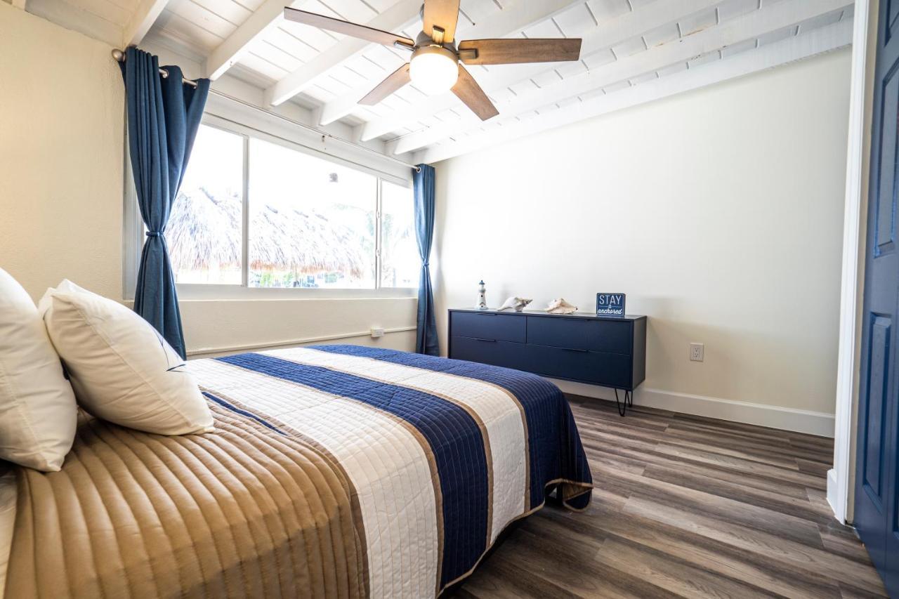 Newly Renovated 3Br2Ba Duplex With Private Dock Villa Key Colony Beach Bagian luar foto