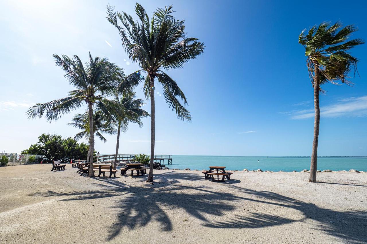 Newly Renovated 3Br2Ba Duplex With Private Dock Villa Key Colony Beach Bagian luar foto