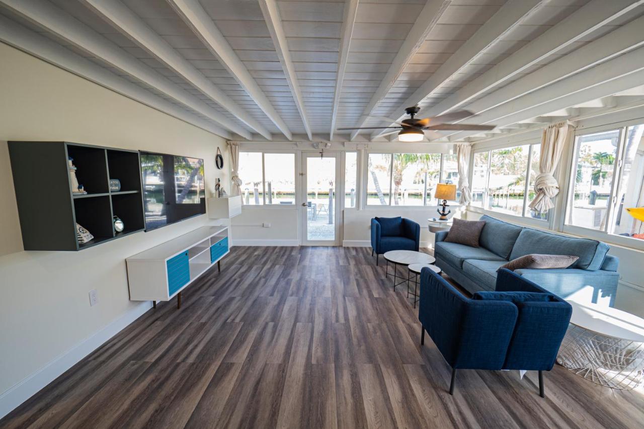 Newly Renovated 3Br2Ba Duplex With Private Dock Villa Key Colony Beach Bagian luar foto