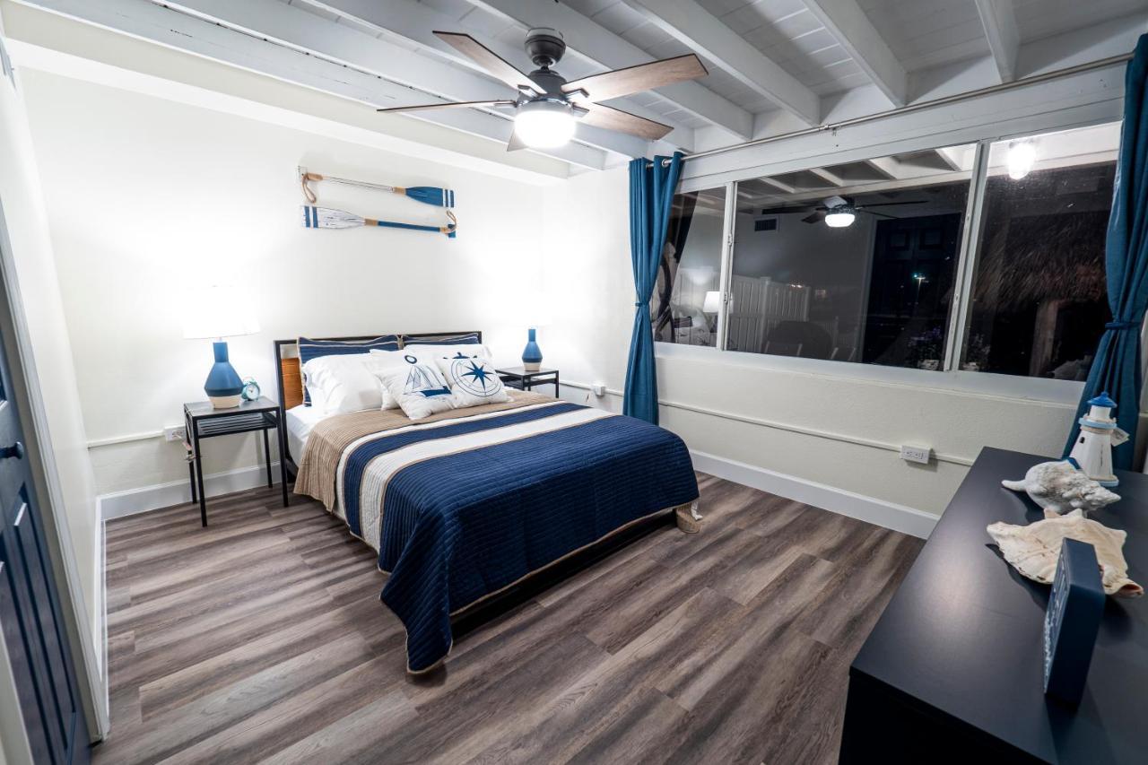 Newly Renovated 3Br2Ba Duplex With Private Dock Villa Key Colony Beach Bagian luar foto