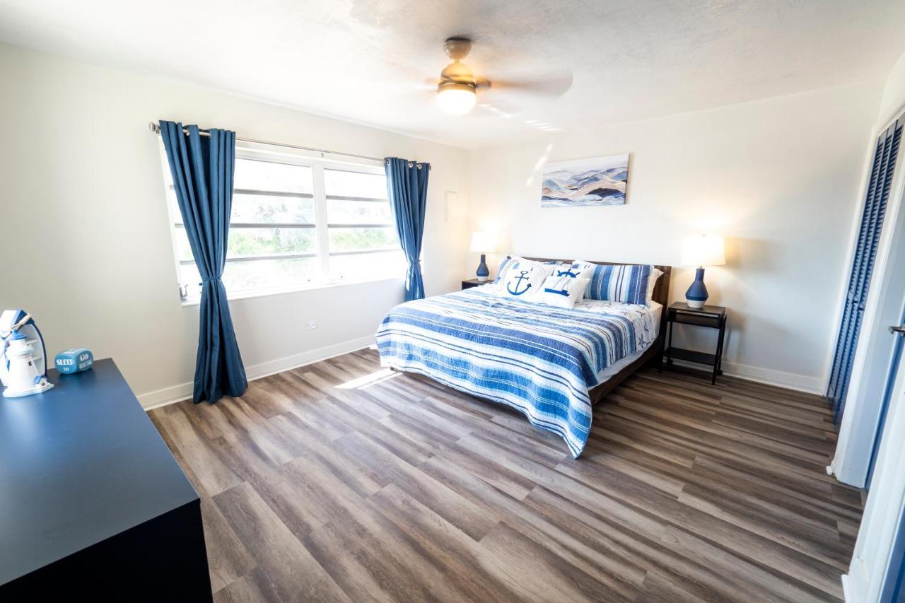 Newly Renovated 3Br2Ba Duplex With Private Dock Villa Key Colony Beach Bagian luar foto
