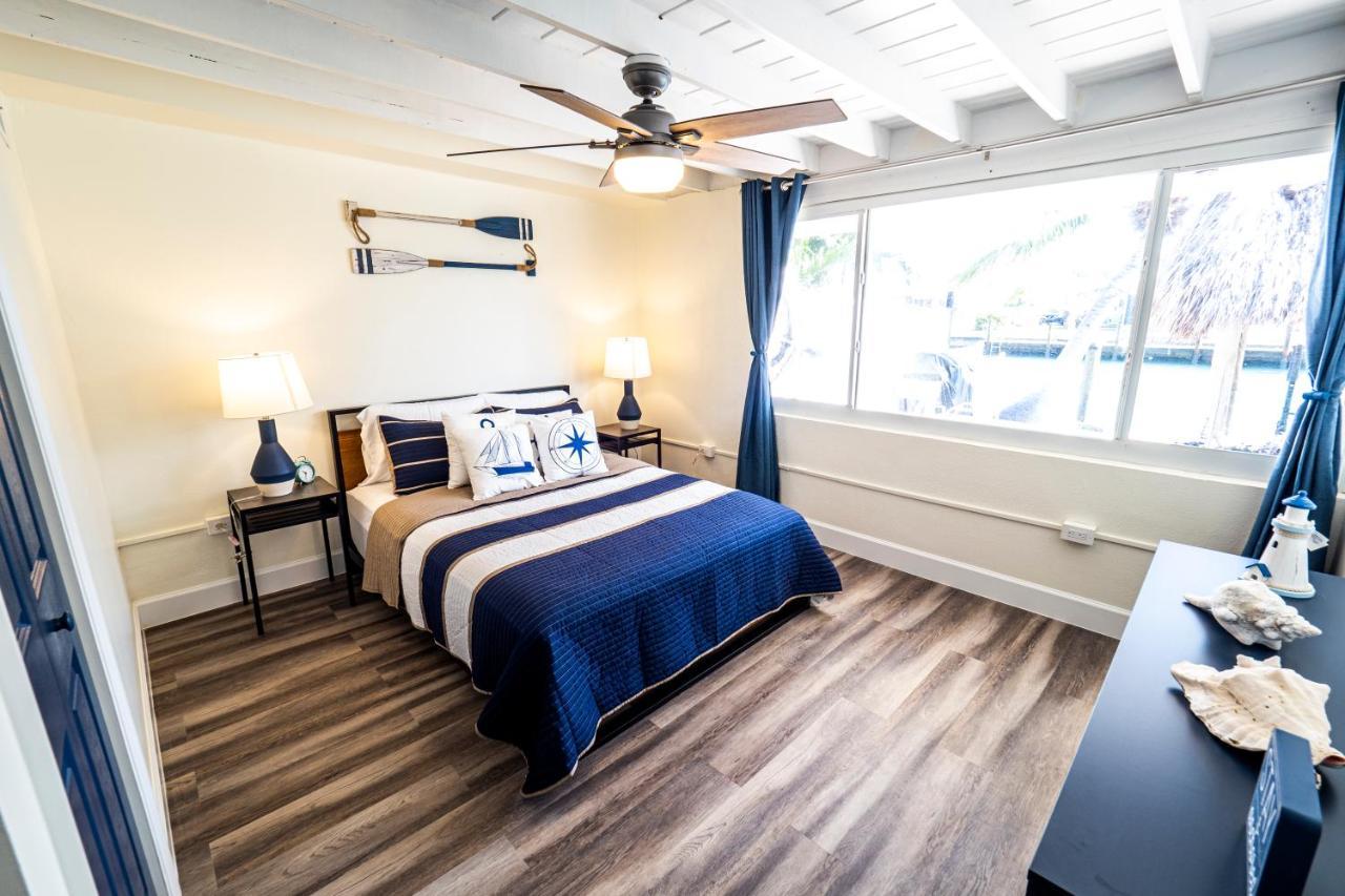 Newly Renovated 3Br2Ba Duplex With Private Dock Villa Key Colony Beach Bagian luar foto