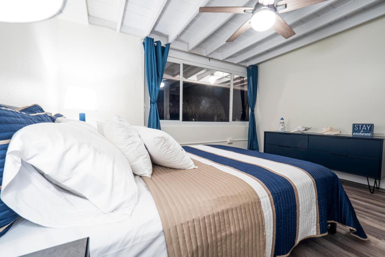 Newly Renovated 3Br2Ba Duplex With Private Dock Villa Key Colony Beach Bagian luar foto