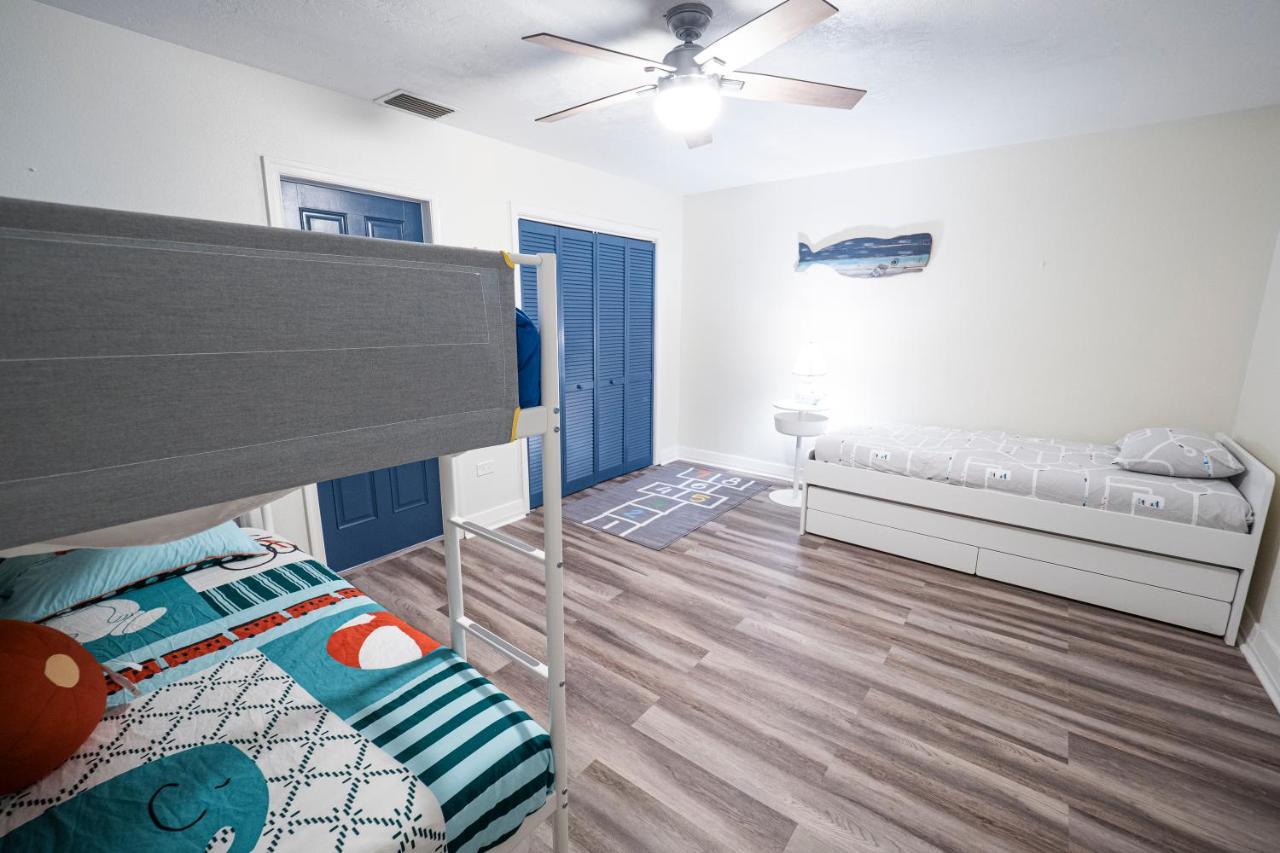 Newly Renovated 3Br2Ba Duplex With Private Dock Villa Key Colony Beach Bagian luar foto