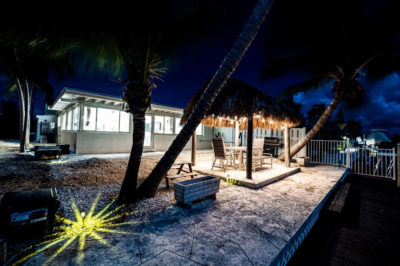 Newly Renovated 3Br2Ba Duplex With Private Dock Villa Key Colony Beach Bagian luar foto